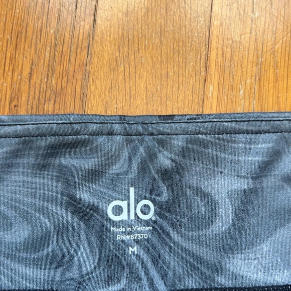 Alo legging capris - Picture 4 of 5